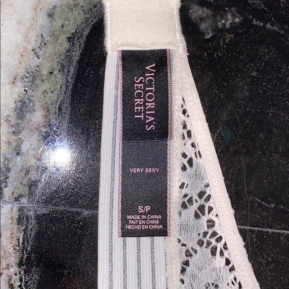 Victoria Secret High neck keyhole Bralette - Picture 3 of 5